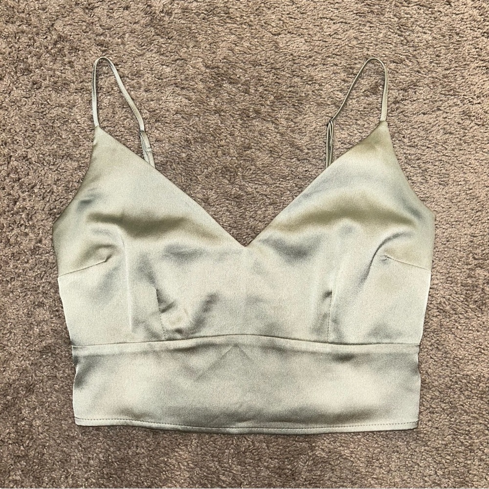 Abercrombie & Fitch Women’s Satin V-Neck Crop Top